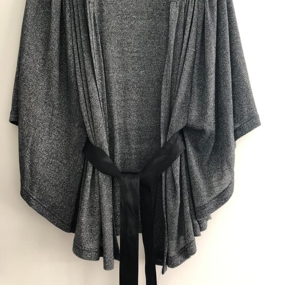 Gorgeous SWEET CHEMISE Cape Lightweight Jacket/Sweater - In Slight Shimmer Grey - Picture 2 of 7
